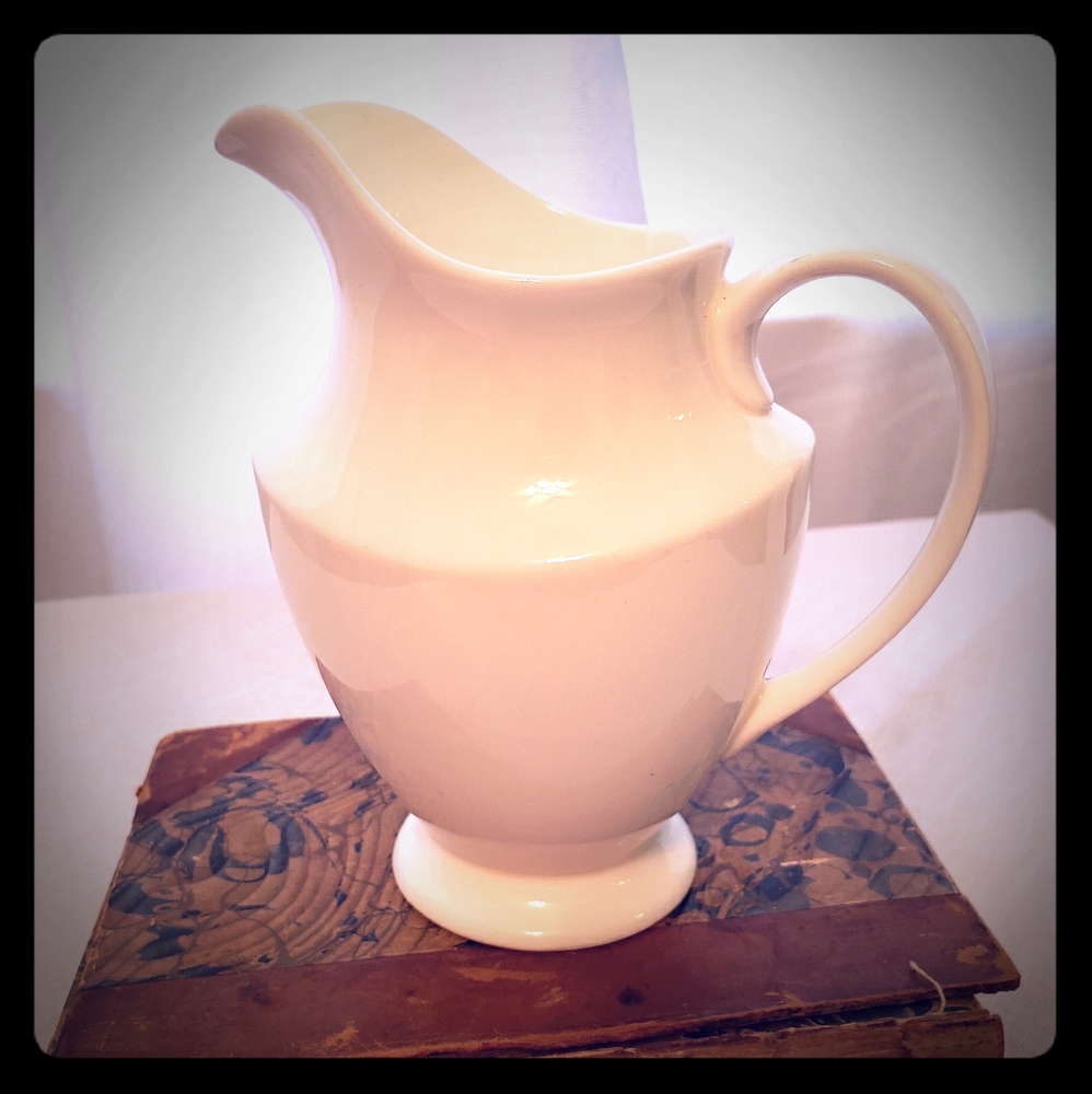 Bone China Royal Vale cream dispenser